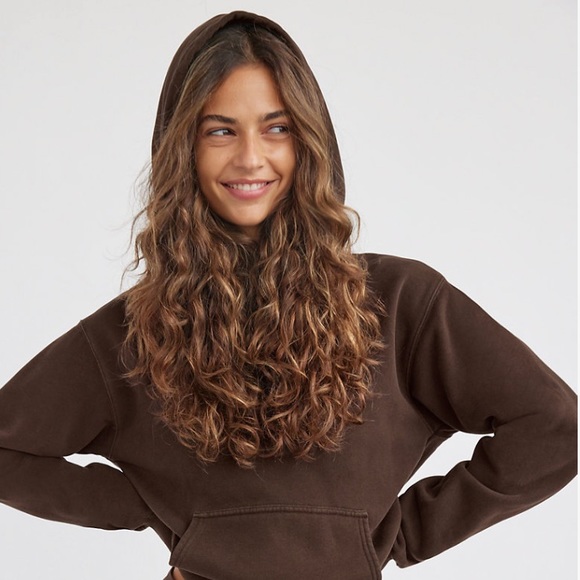 Aritzia Tops - Tna
Cozy Fleece Perfect Hoodie
